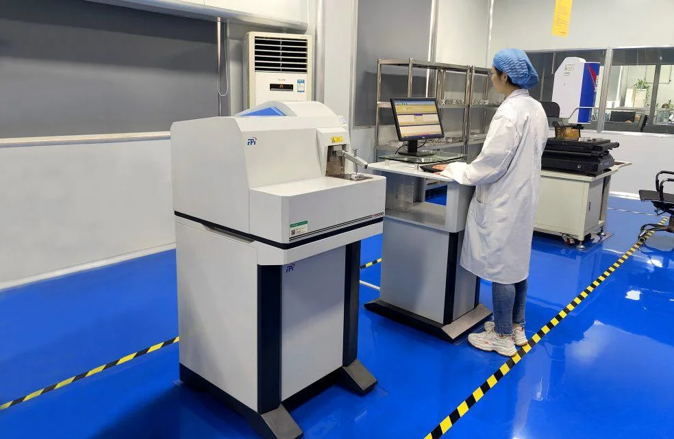 Precisión de la aleación de aluminio que trabaja a máquina los productos del CNC para las bandejas de la batería del vehículo eléctrico con buen servicio