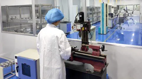 Precisión de la aleación de aluminio que trabaja a máquina los productos del CNC para las bandejas de la batería del vehículo eléctrico con buen servicio